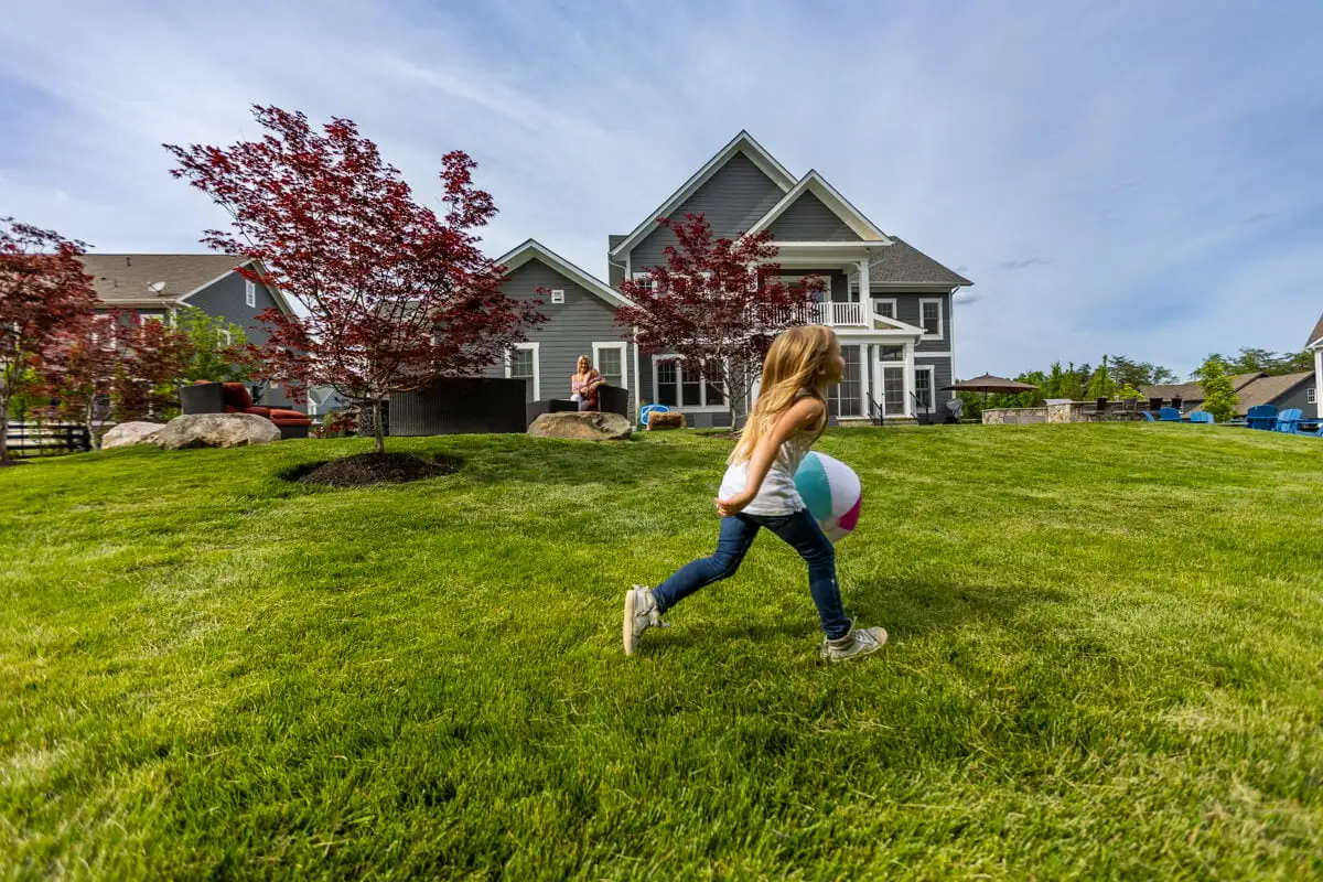 8 Questions to Ask When Hiring a Lawn Aeration Service in Northern Virginia